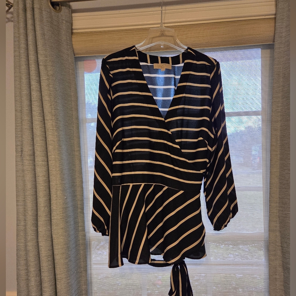 LOFT Plus Black and Beige Striped Wrap Blouse- Size 20 - Picture 3 of 5